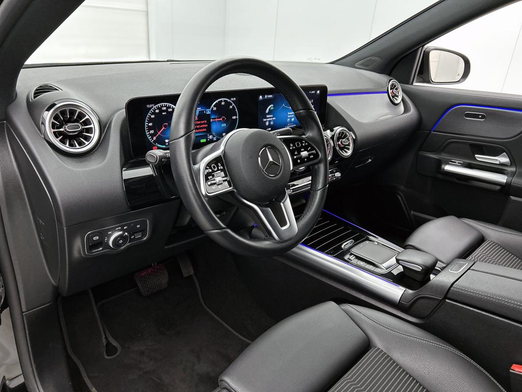 Mercedes-Benz Eqa 250 business solution luxury 67 kwh ledkoplampen | parkee