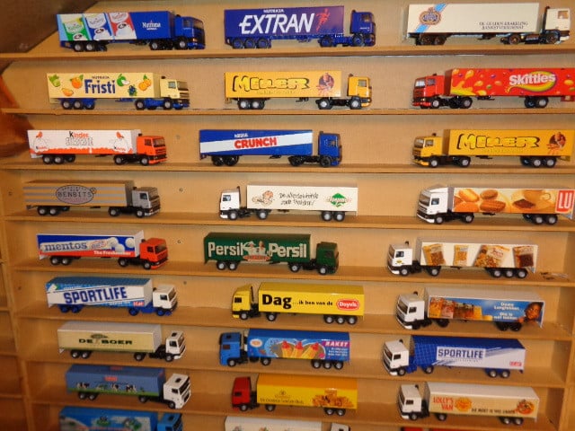 LION CARS VRACHTWAGENS,SCHAAL  1;50 PER STUK € 10, 5 VOOR € 40 -10 VOOR €70