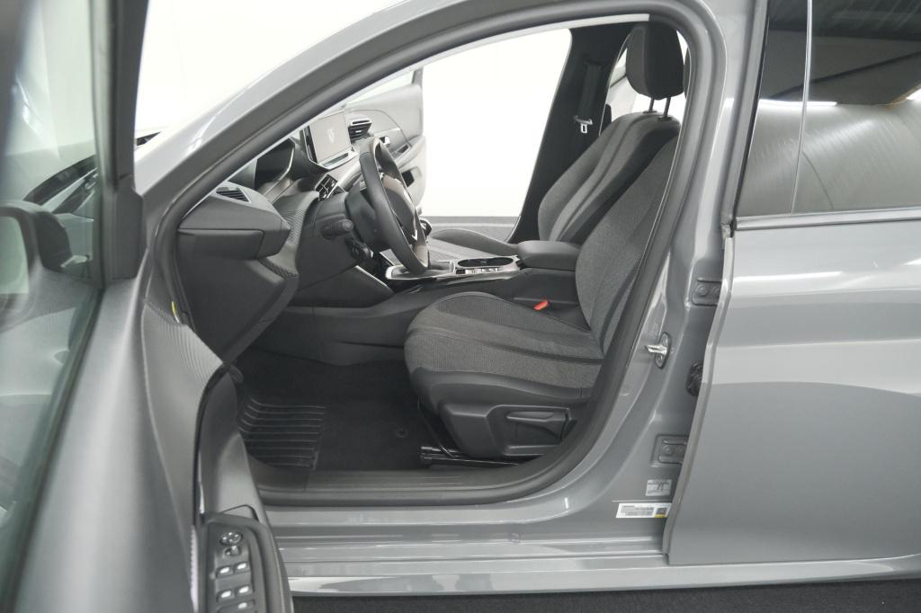 Peugeot 208 puretech 100 allure | apple carplay | parkeersensoren | climate