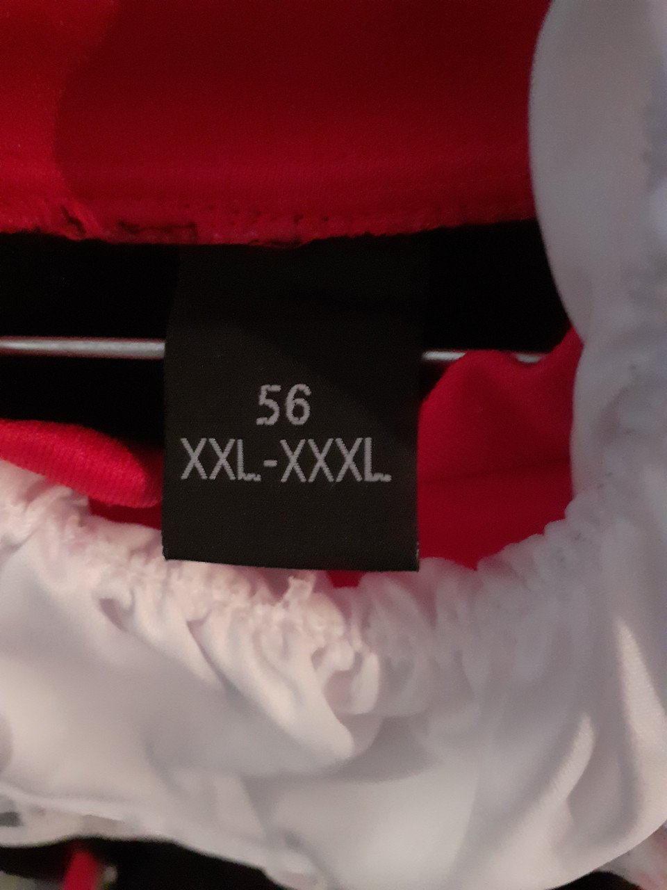 Rood pietenpak met accessoires