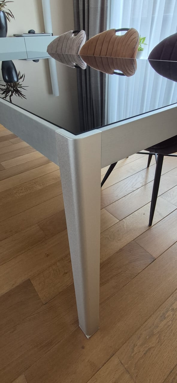 Glazen eettafel design