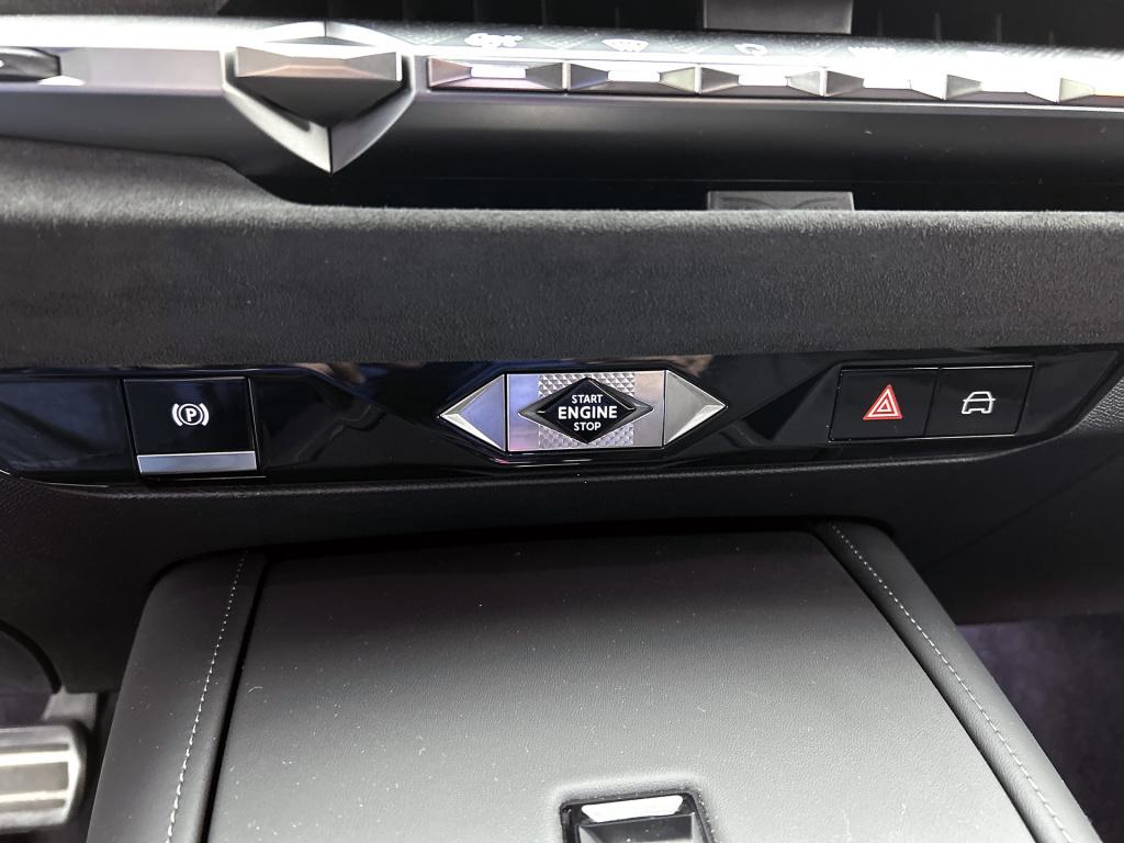 Ds Ds 4 130pk automaat etoile | 180 camera | elektrische stoelverstelling |