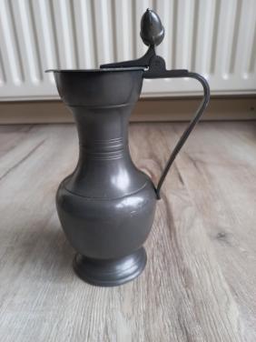 Tinnen schenkkan