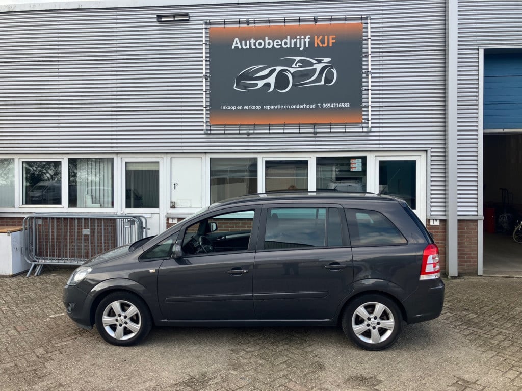 Opel Zafira 1.8 cosmo 7 persoons