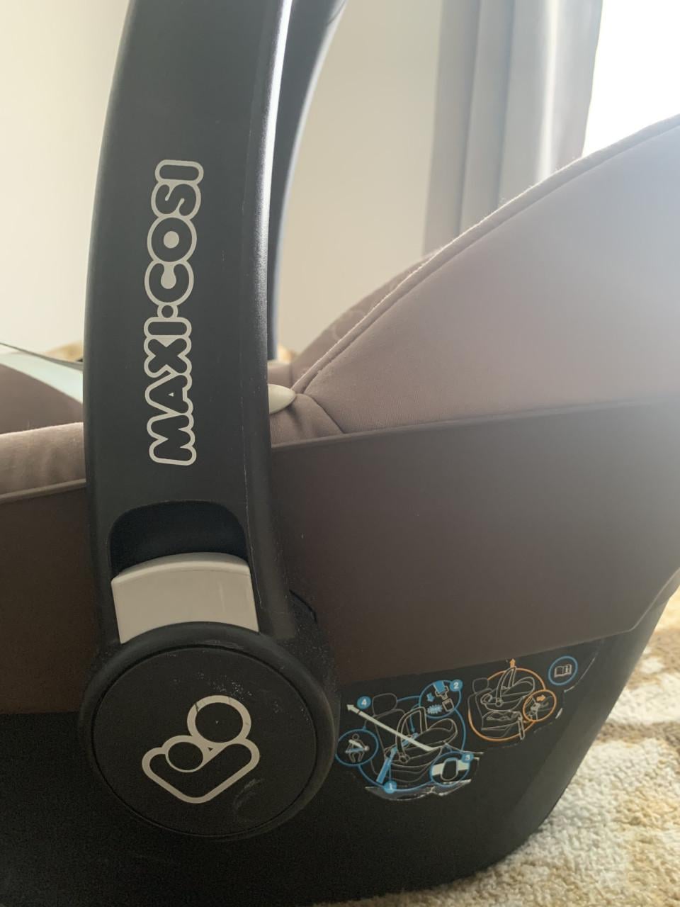 Maxi Cosi Pebble met regenhoes en voetenzak