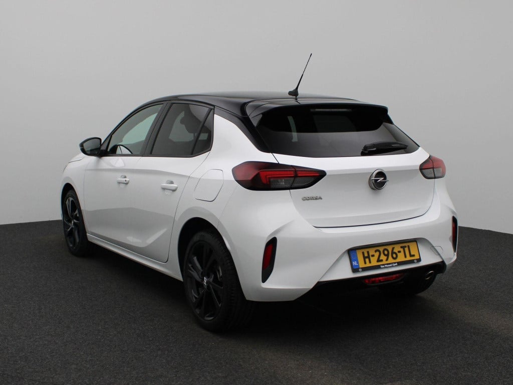 Opel Corsa 1.2 gs line | lage km stand! | lederpakket | navigatie | apple c