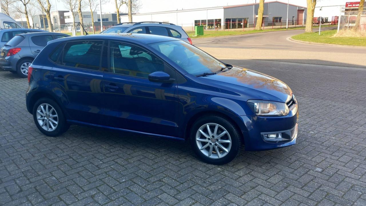 Volkswagen 1.2 TSI Highline 5deurs bj:2011 airco-navigatie apk 2027 !!!