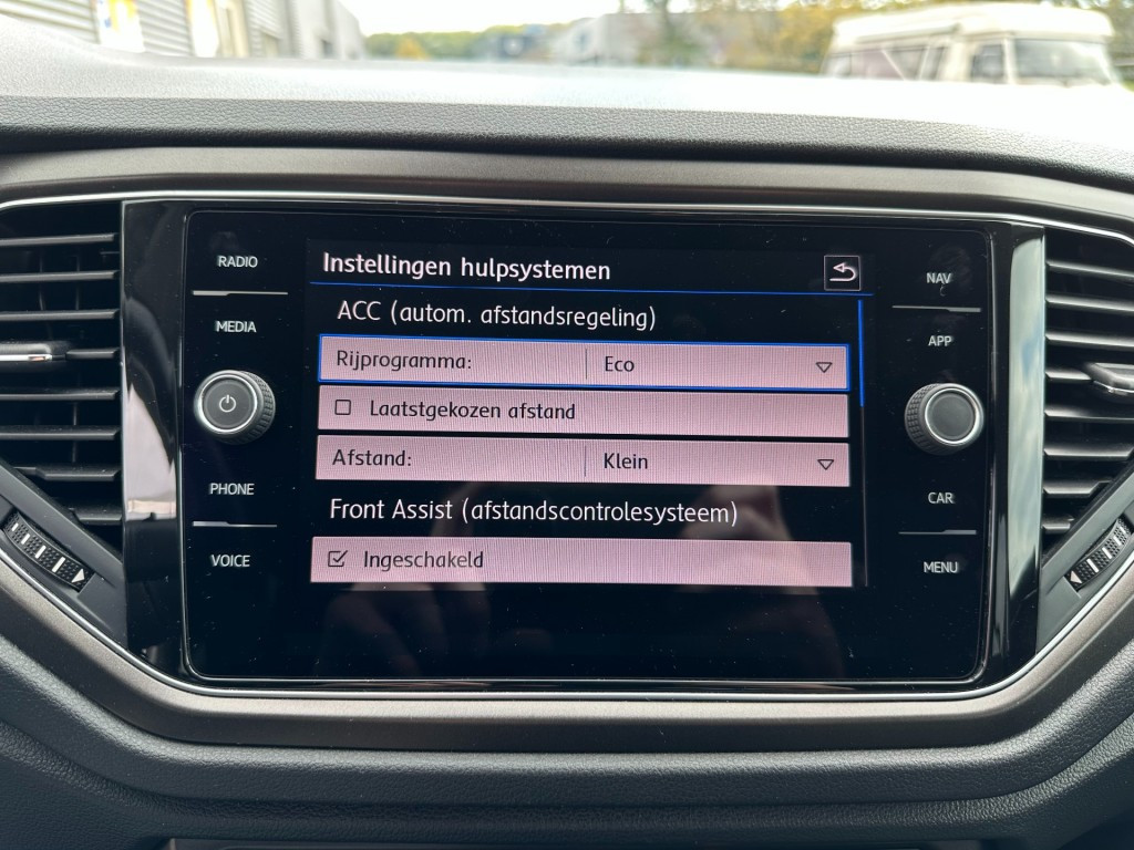 Volkswagen T-roc 1.0 tsi style 1e eigenaar carplay dab+ pdc v+a
