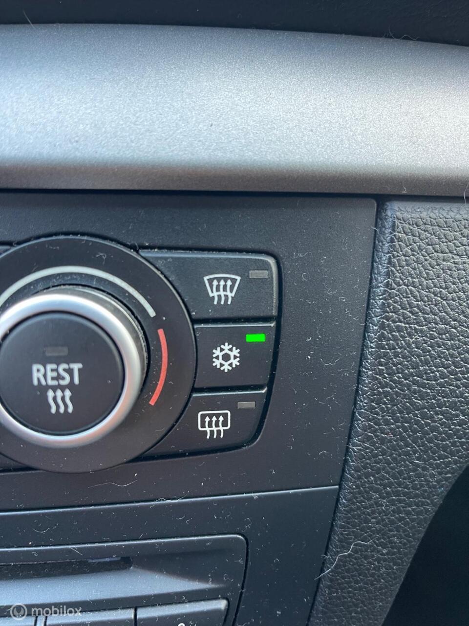 BMW 1 Serie 116i business line grote beurt gedaan !