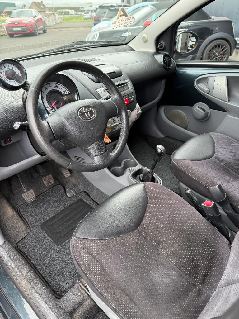 Toyota Aygo 1.0-12v aspiration green navigator