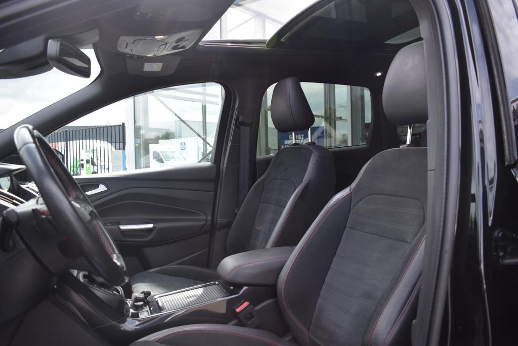 Ford Kuga 1.5 ecoboost st line | automaat | panoramadak | climate control |