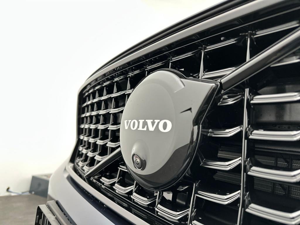 Volvo XC40 b4 plus black edition