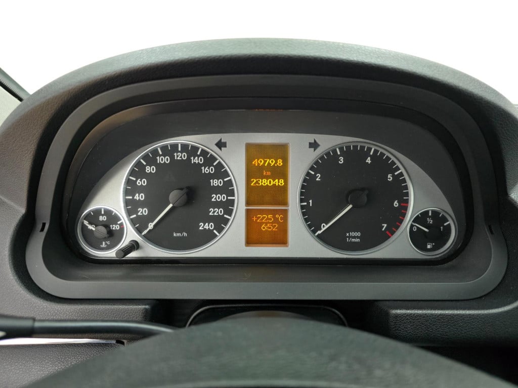 Mercedes-Benz B-Klasse 200 occasion automaat luxe uitvoering en hoge instap