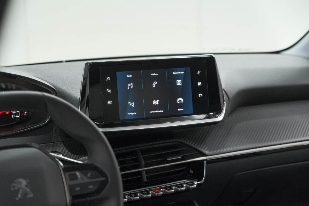Peugeot 208 puretech 100 allure pack | camera | apple carplay | stoelverwar