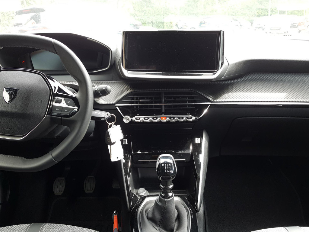 Peugeot 2008 allure 1.2 puretech 100pk navigatie | achteruitrijcamera | app