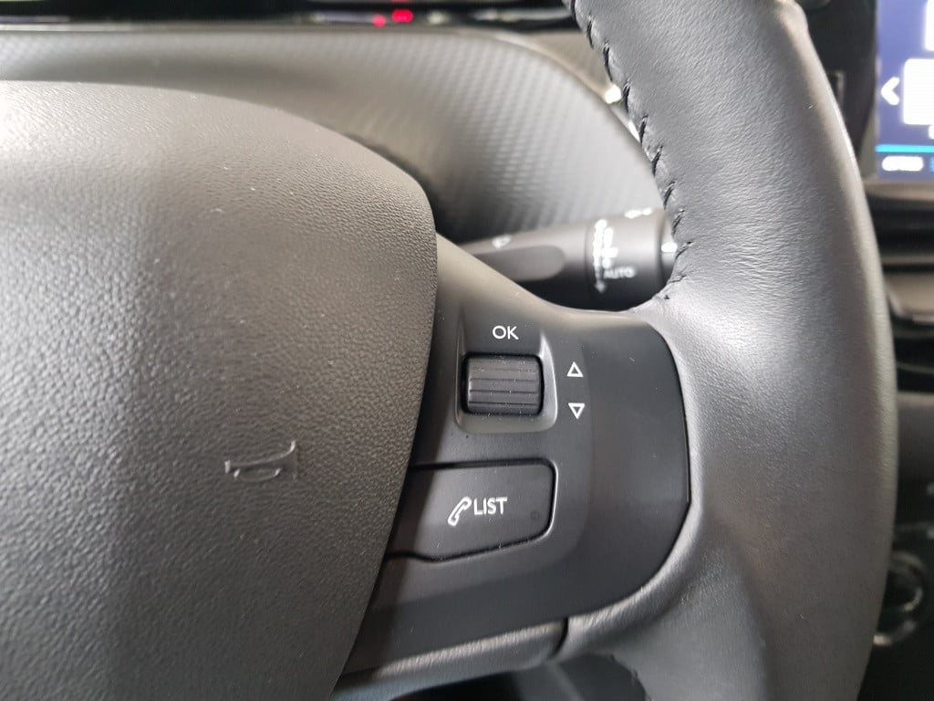 Peugeot 208 signature 1.2