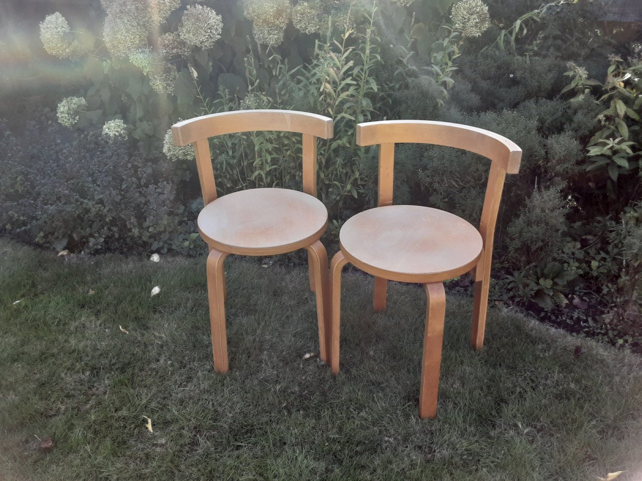 Houten stoelen