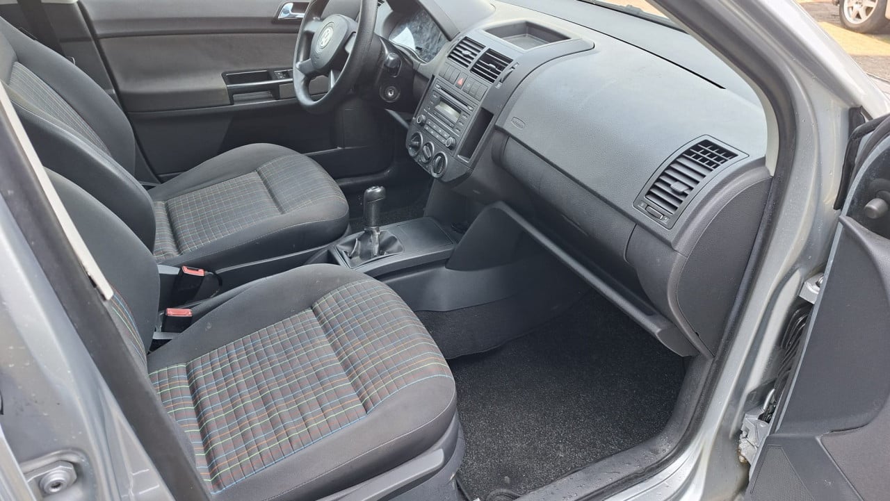 Volkswagen POLO 1.2 12v Trendline 5deurs bj:2005 airco apk 7-2026