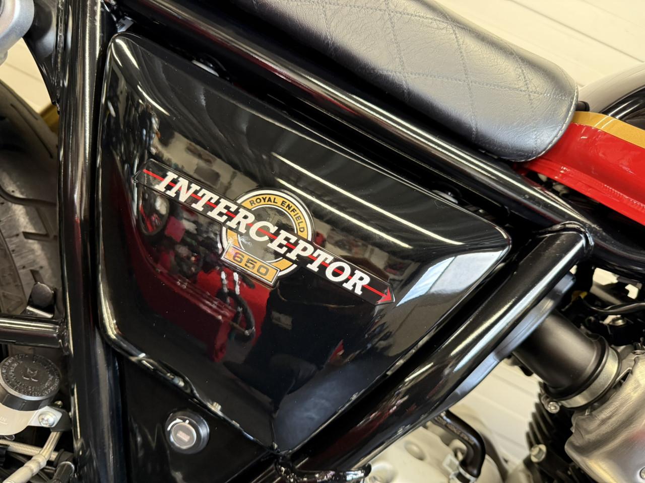 Jonge en nette Royal Enfield Interceptor 650 slechts 2300km!