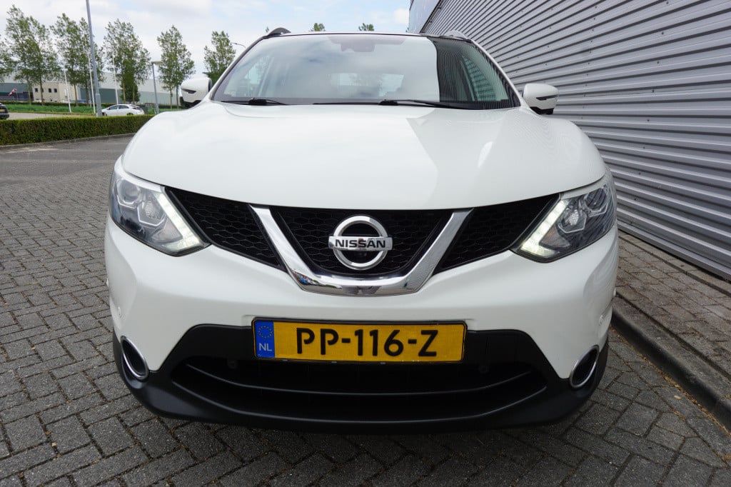 Nissan Qashqai 1.2 tekna + climate / navi / cruise / elektr. ramen / pano. 