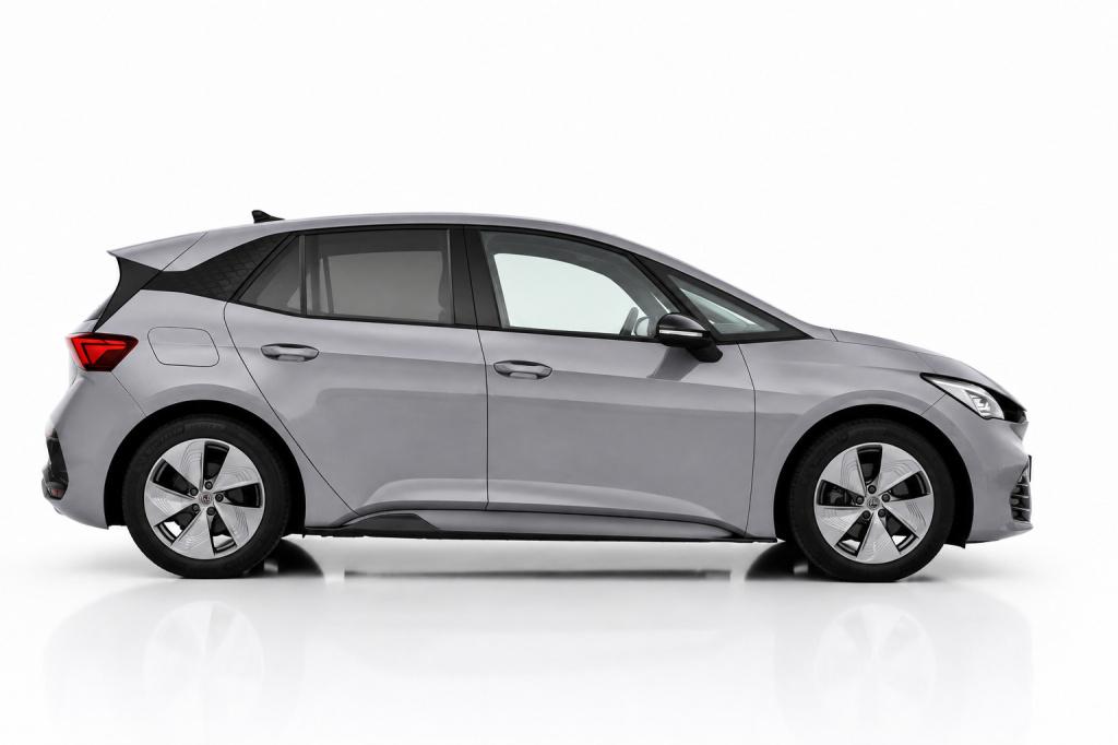 Cupra Born business one 62 kwh soh 93.2% | stoelverwarming | camera | nap |
