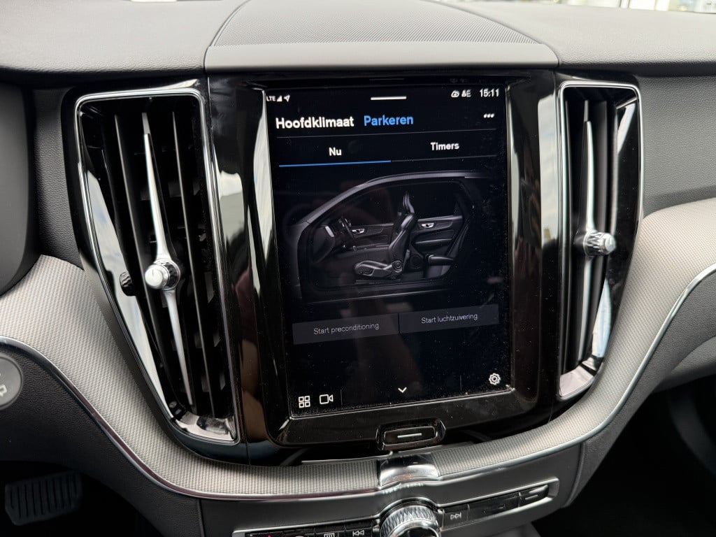 Volvo XC60 2.0 t6 awd + dark