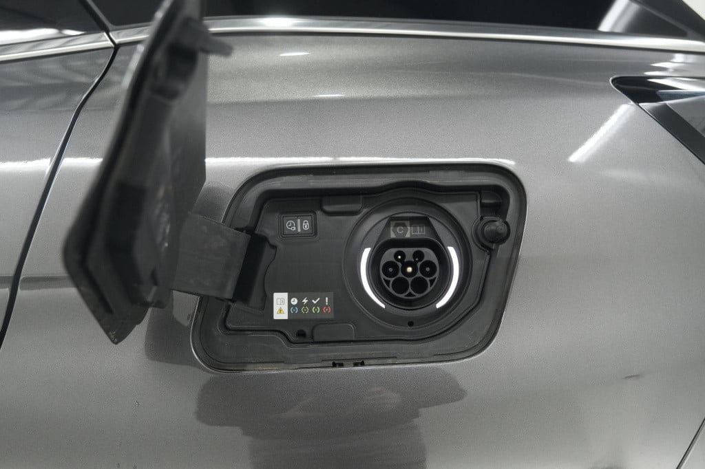 Peugeot 3008 hybrid4 300 gt | elektrisch panoramadak | dodehoekdetectie | c
