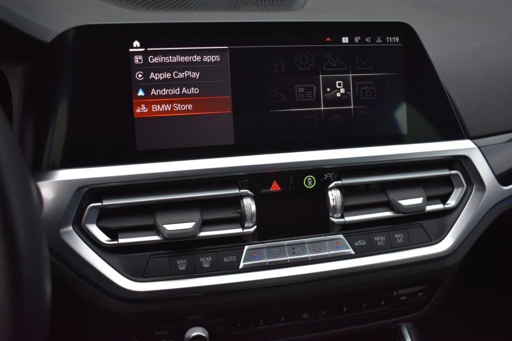 BMW 3-serie touring 318i high executive sport line | trekhaak | apple carpl