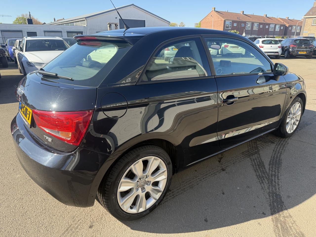 Audi A1 1.2 TFSI Pro Line Business Bouwjaar 2011 AIRCO NAP ! ! !