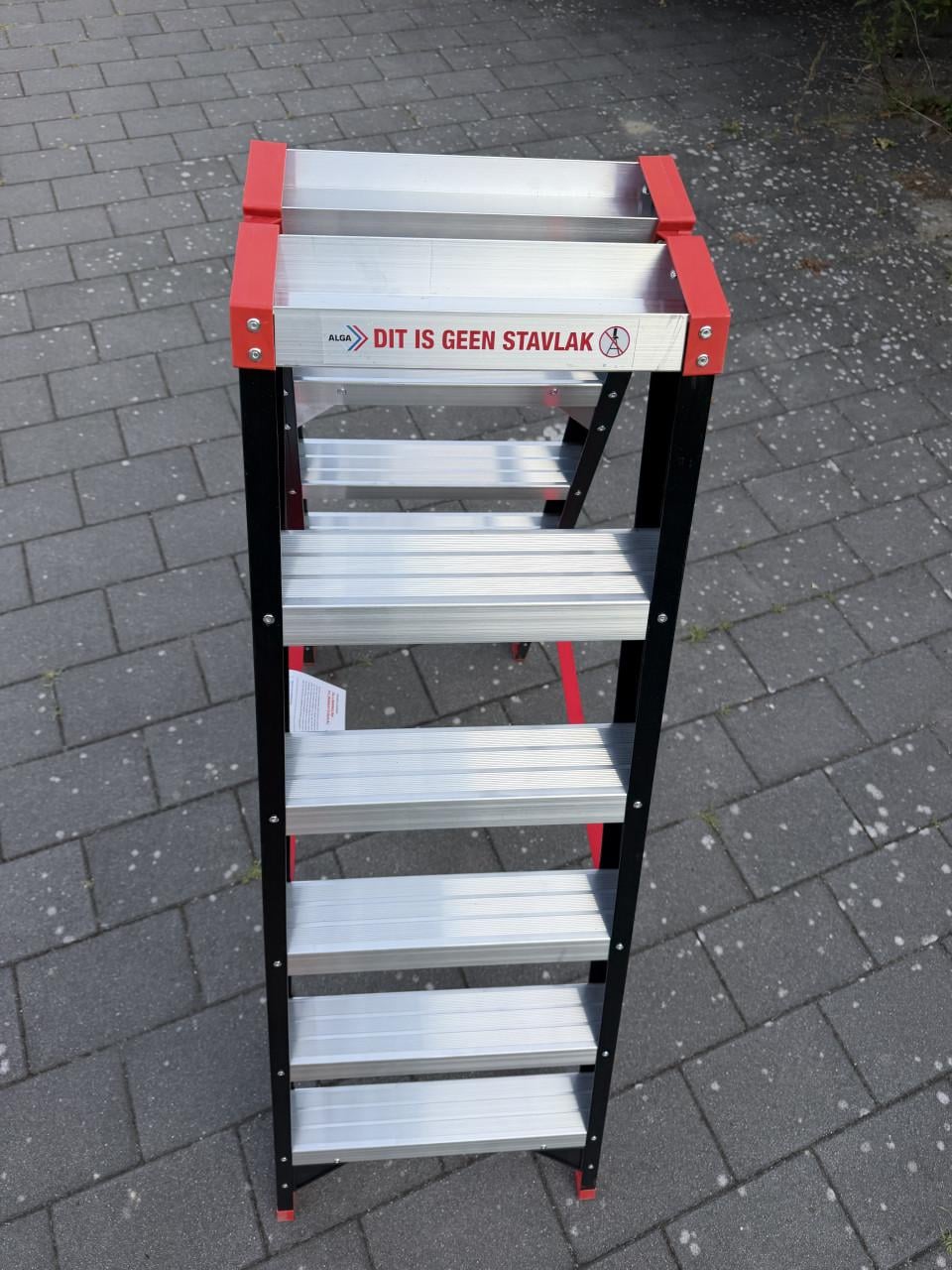 Trap 5 treden dubbel oploopbaar zwart gecoat NIEUW