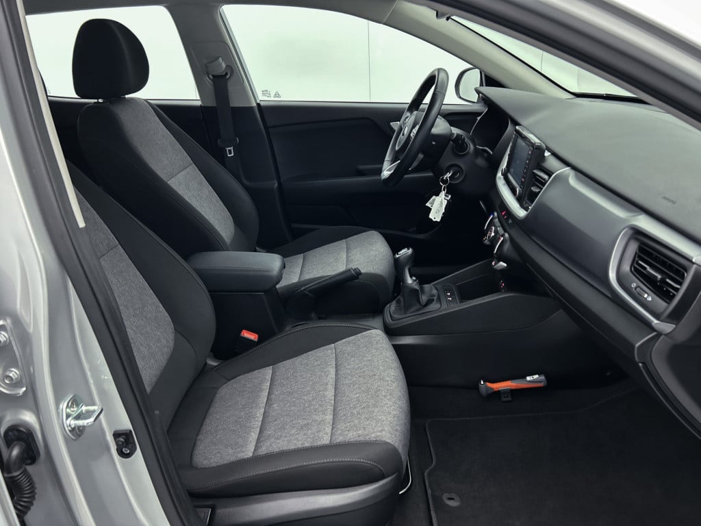 Kia Stonic 1.0 t-gdi dynamicline | navigatie | parkeercamera | roofrails | 