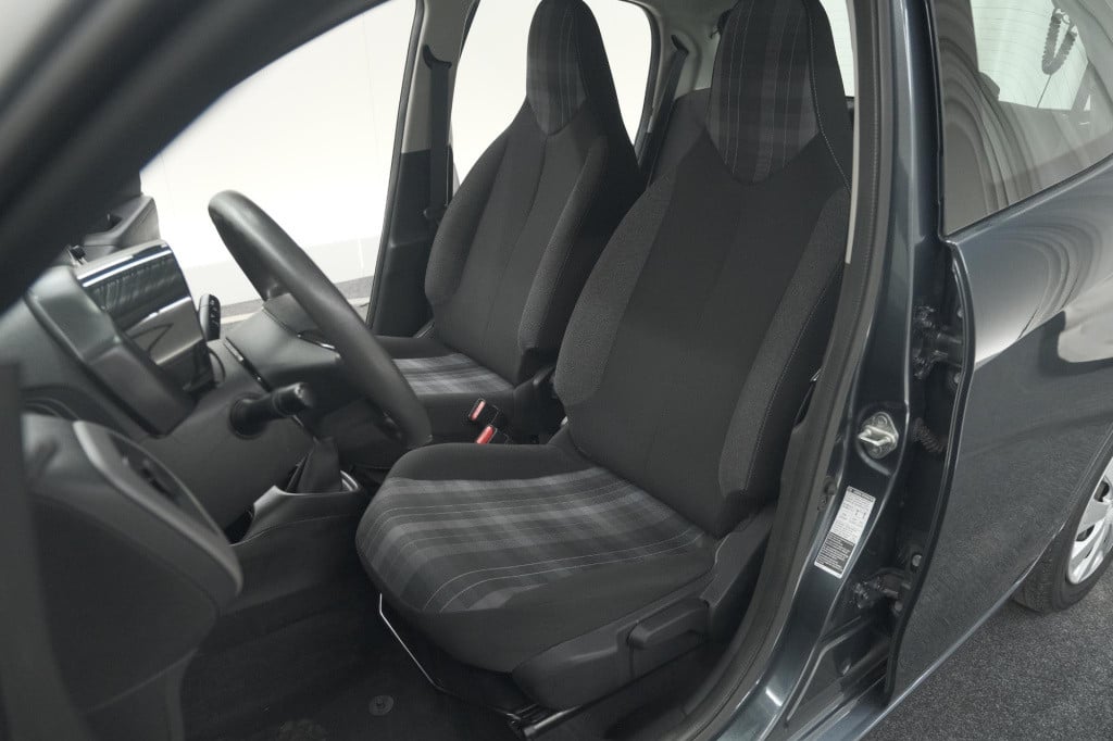 Peugeot 108 1.0 e-vti active | apple carplay | bluetooth | elektrische rame