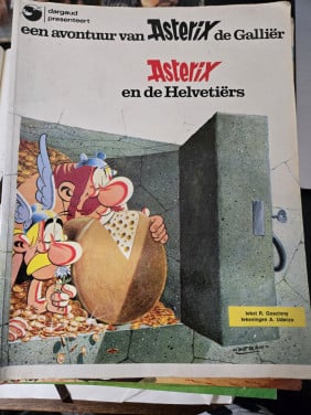 Stripboeken Asterix.  In goede gelezen staat.