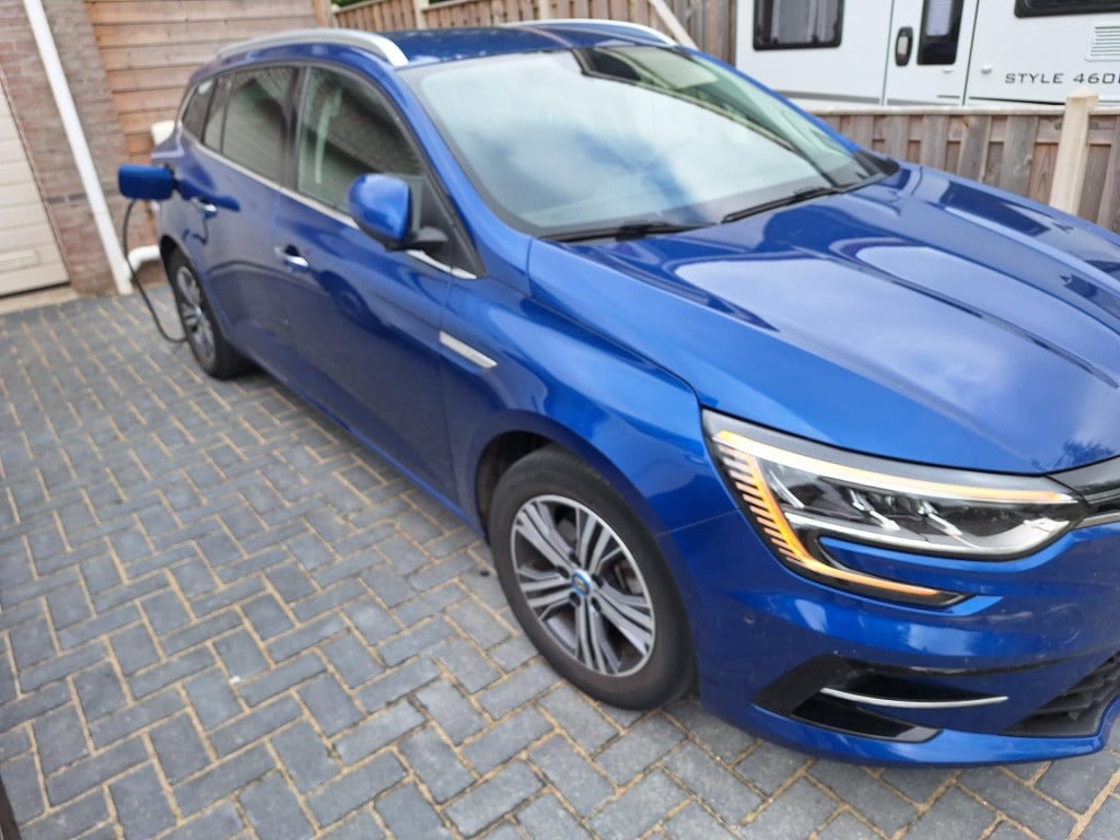 Renault Megane E-tech estate 1.6 plug-in hybrid 160 r.s. line