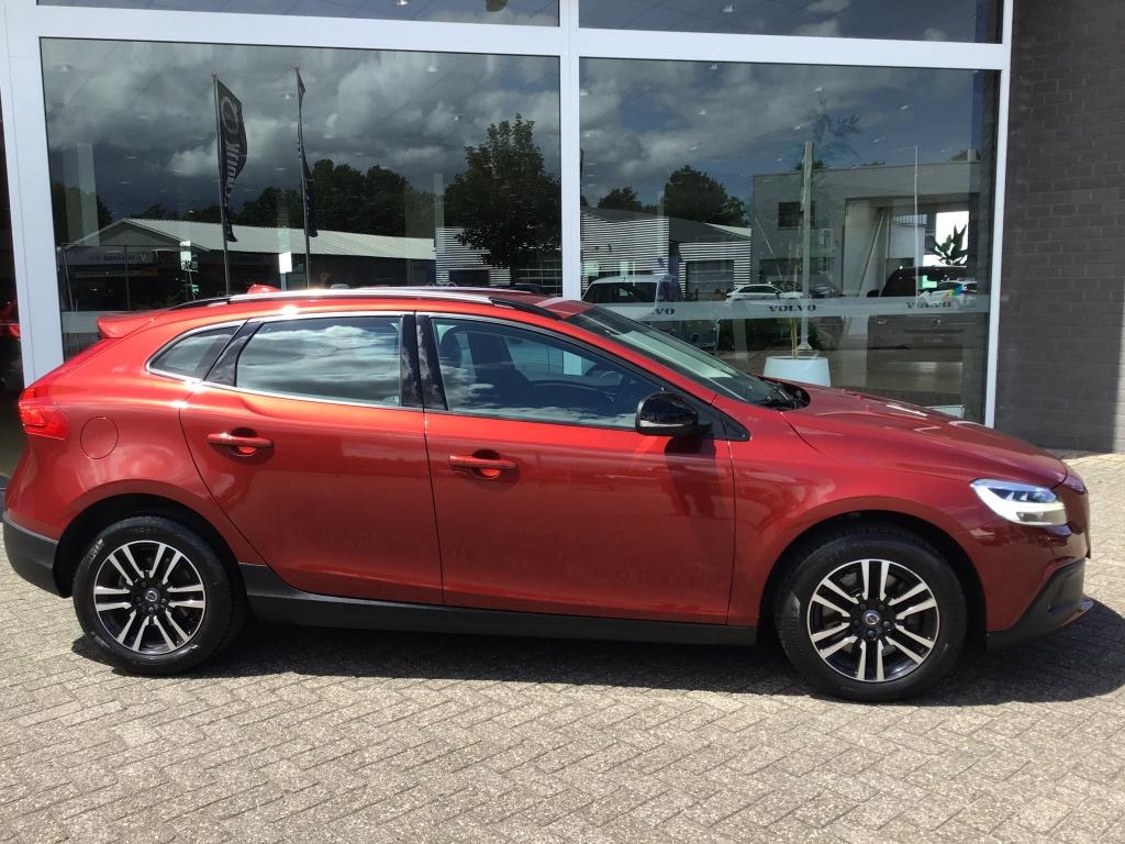 Volvo V40 cross country 1.5 t3 nordic+ nieuwstaat 1e eigenaar navi voc