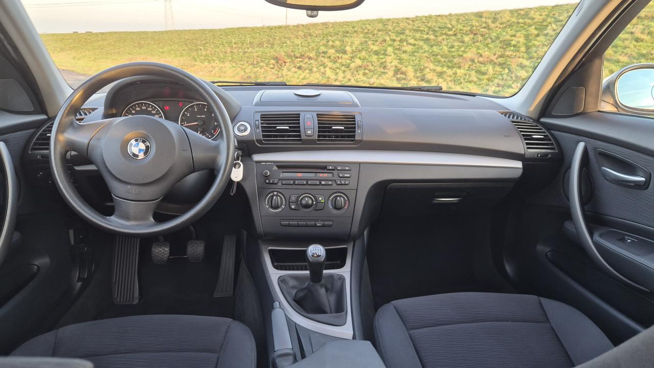 BMW 1-Serie 2.0 118I 5DR 2008 Grijs