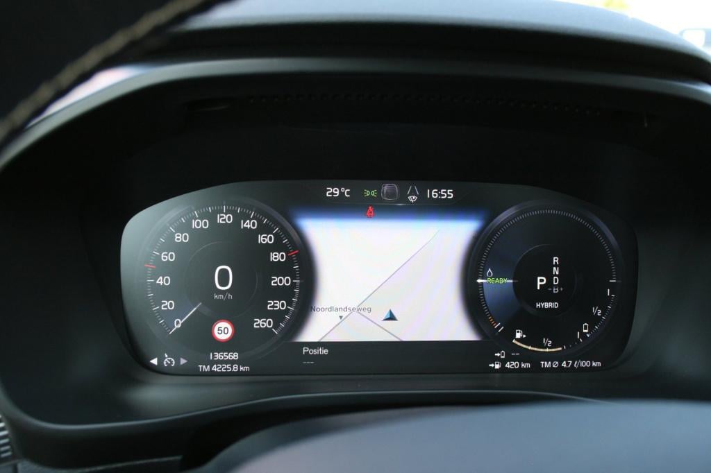 Volvo XC40 1.5 t5 recharge r-design / pano / 360camera / h&k