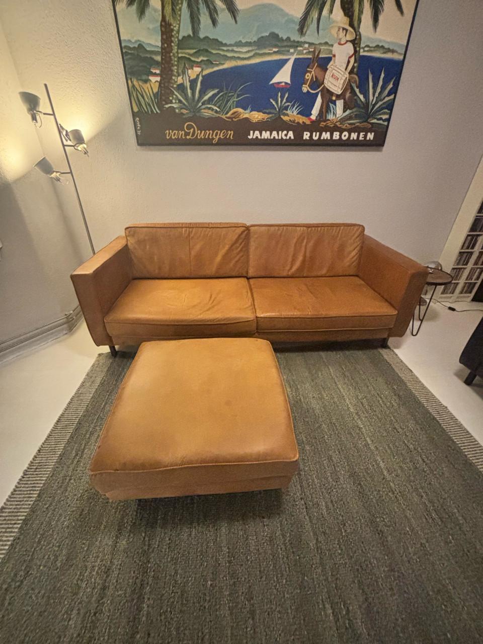 Echt lederen bankstel met hocker en bijpassende stoel