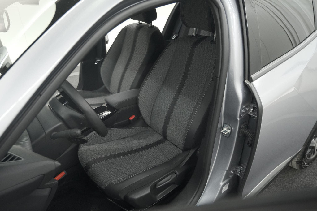 Peugeot 2008 puretech 100 allure | camera | navigatie | apple carplay | par