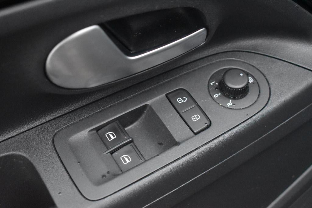 Volkswagen UP! 1.0 bmt move up! | radio | airco | automatische verlichting 