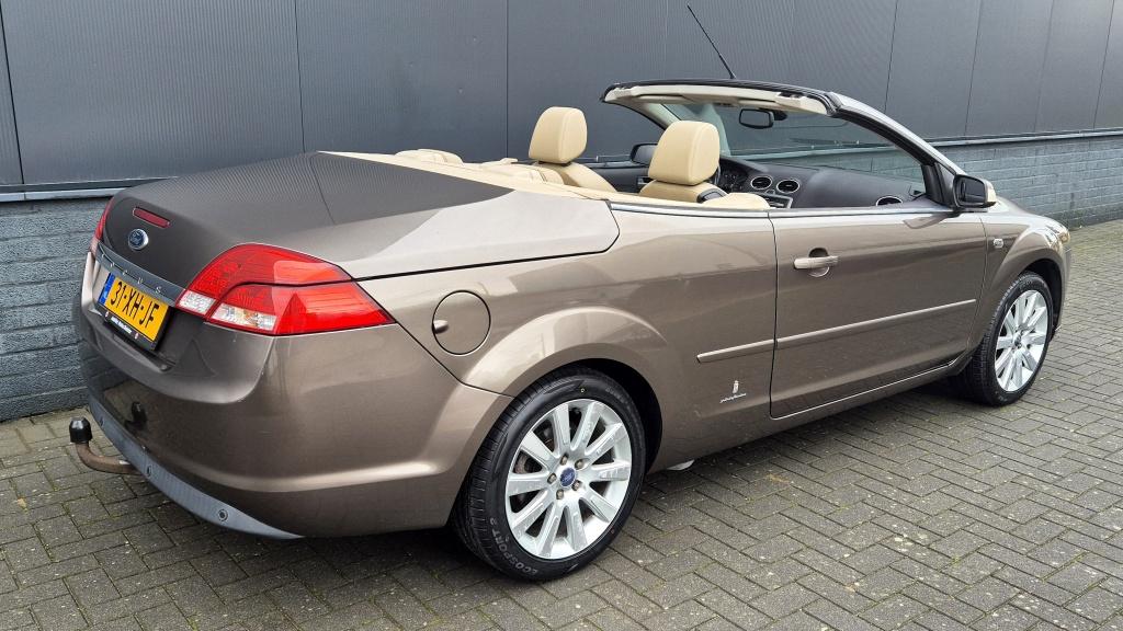 Ford Focus coupé-cabriolet | airco | sto 2.0-16v titanium