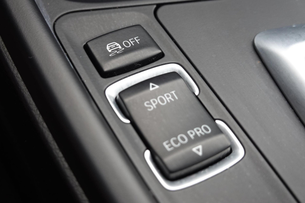 BMW 3-serie 320i executive