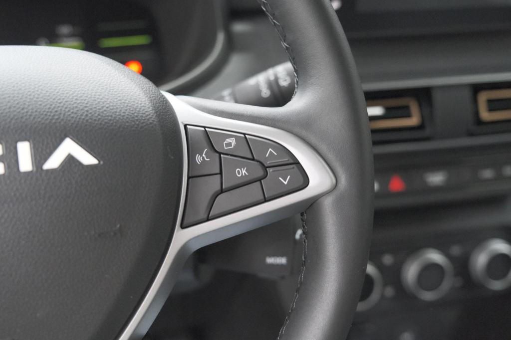 Dacia Jogger 1.6 hybrid 140 extreme | 7 zitplaatsen | camera | dodehoekdete