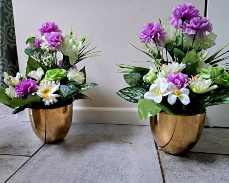 Kunstbloemen in pot