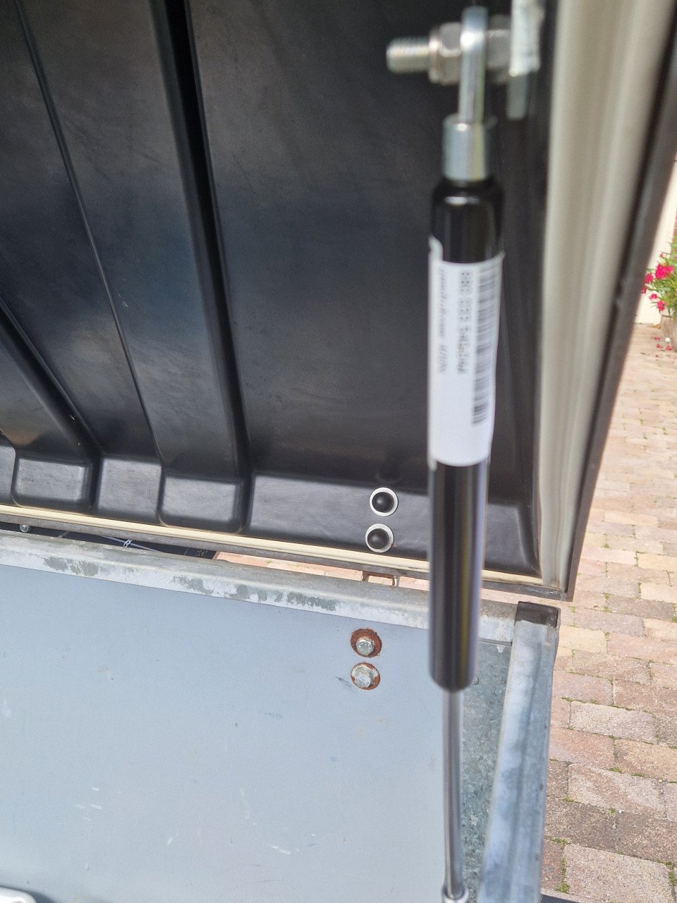Ruime Saris aanhangwagen met deksel