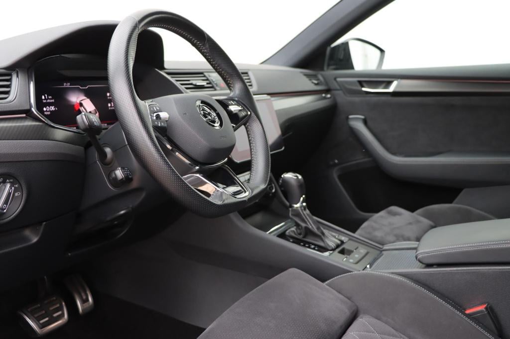 Skoda Superb combi 1.4 tsi iv sportline business 218pk dsg6