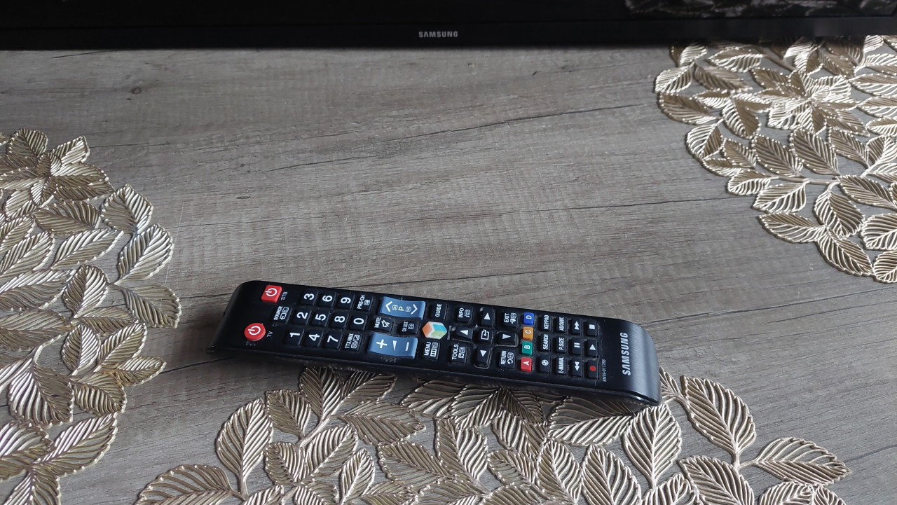 Samsung  32 inch tv