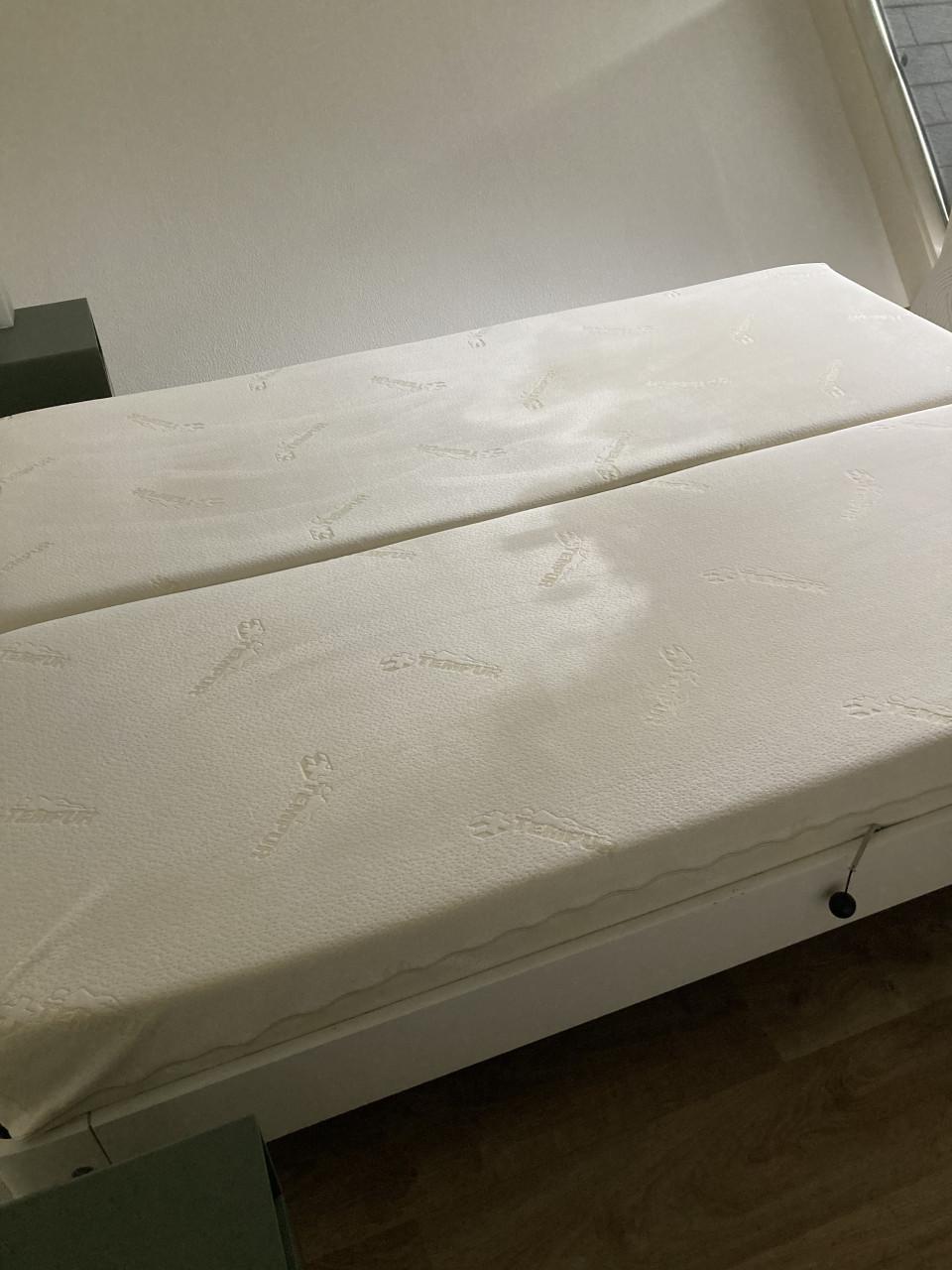 Bed Auping auronde en Tempur matrassen