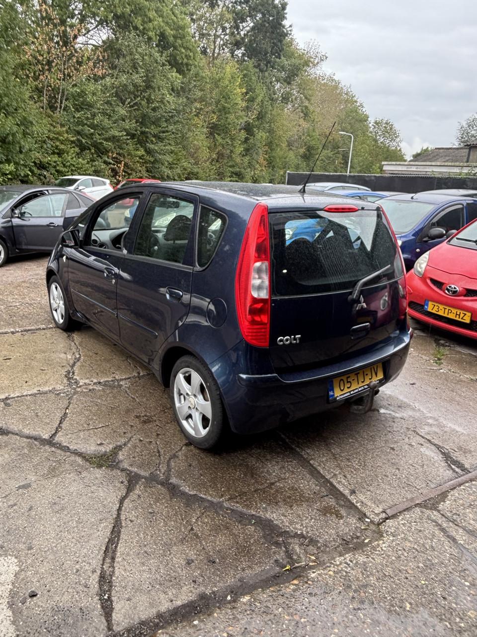 Mitsubishi colt jaar apk