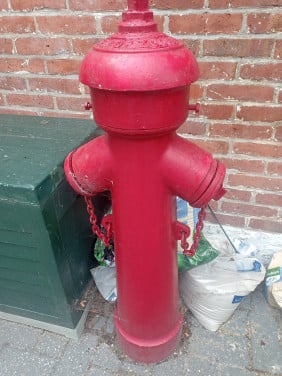 Authentieke bovengrondse brandkraan